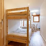 Very Bright Cocoon With Balcony Near The Slopes